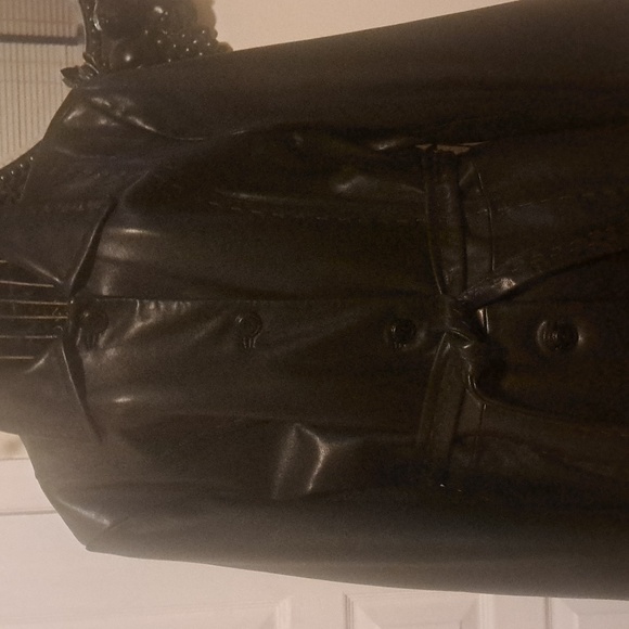 Closet clearance - Picture 2 of 9